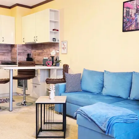 Апартамент Cozy One-bedroom At Pirin Foothills Банско