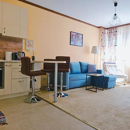 Апартамент Cozy One-bedroom At Pirin Foothills