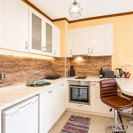 Cozy One-bedroom At Pirin Foothills * 반스코